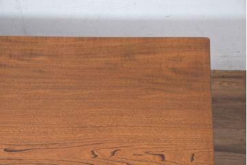 中古　美品　極厚天板　栓材　一枚板　側面玉杢材　美しい杢目が魅力の座卓(ローテーブル、センターテーブル、リビングテーブル)(R-082600)