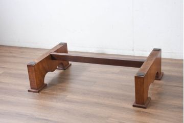 中古　美品　極厚天板　栓材　一枚板　側面玉杢材　美しい杢目が魅力の座卓(ローテーブル、センターテーブル、リビングテーブル)(R-082600)