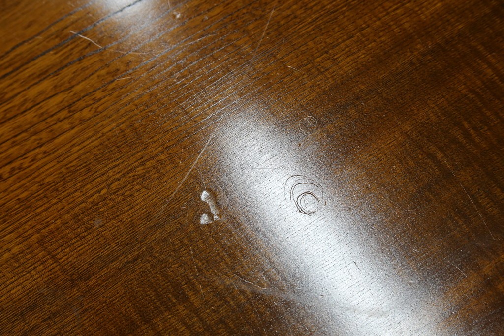 中古　美品　極厚天板　栓材　一枚板　側面玉杢材　深みのある杢目と艶やかな質感が美しいテーブルトップ　(R-082601)