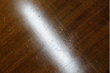 中古　美品　極厚天板　栓材　一枚板　側面玉杢材　深みのある杢目と艶やかな質感が美しいテーブルトップ　(R-082601)