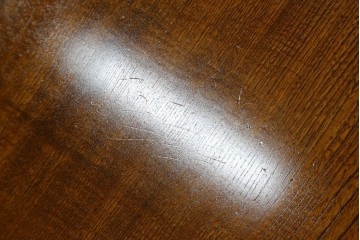 中古　美品　極厚天板　栓材　一枚板　側面玉杢材　深みのある杢目と艶やかな質感が美しいテーブルトップ　(R-082601)