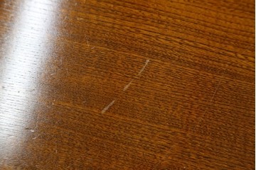 中古　美品　極厚天板　栓材　一枚板　側面玉杢材　深みのある杢目と艶やかな質感が美しいテーブルトップ　(R-082601)