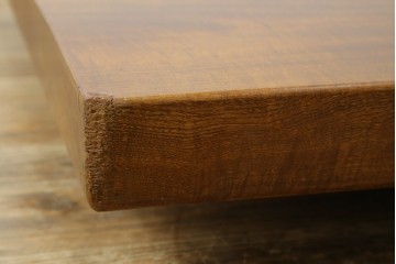 中古　美品　極厚天板　栓材　一枚板　側面玉杢材　深みのある杢目と艶やかな質感が美しいテーブルトップ　(R-082601)