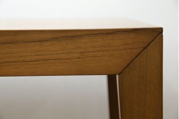 中古　家具ブランド ROCKSTONE(ロックストーン)　TOME　ウォールナット材　モダニズム的なすっきりとしたデザインがおしゃれなダイニングテーブル(4人掛け、6人掛け、食卓)(定価約19万円)(R-082602)