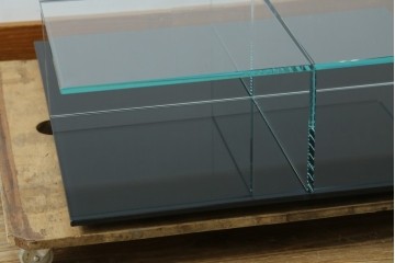 中古　美品　Cassina(カッシーナ)　269MEX(メックス)　空間に広がりと明るさをもたらすローテーブル　現行定価約40万円　(R-082603)