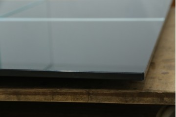 中古　美品　Cassina(カッシーナ)　269MEX(メックス)　空間に広がりと明るさをもたらすローテーブル　現行定価約40万円　(R-082603)