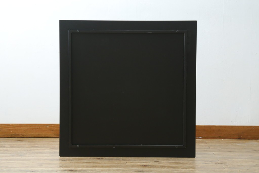 中古　美品　Cassina(カッシーナ)　269MEX(メックス)　空間に広がりと明るさをもたらすローテーブル　現行定価約40万円　(R-082603)