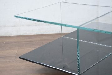 中古　美品　Cassina(カッシーナ)　269MEX(メックス)　空間に広がりと明るさをもたらすローテーブル(センターテーブル、リビングテーブル、スクエアタイプ、ガラステーブル、Gテーブル)(現行定価約40万円)(R-082603)