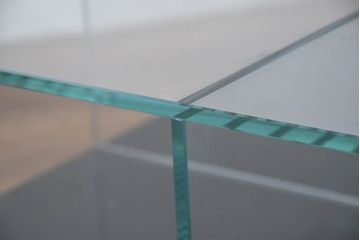 中古　美品　Cassina(カッシーナ)　269MEX(メックス)　空間に広がりと明るさをもたらすローテーブル(センターテーブル、リビングテーブル、スクエアタイプ、ガラステーブル、Gテーブル)(現行定価約40万円)(R-082603)