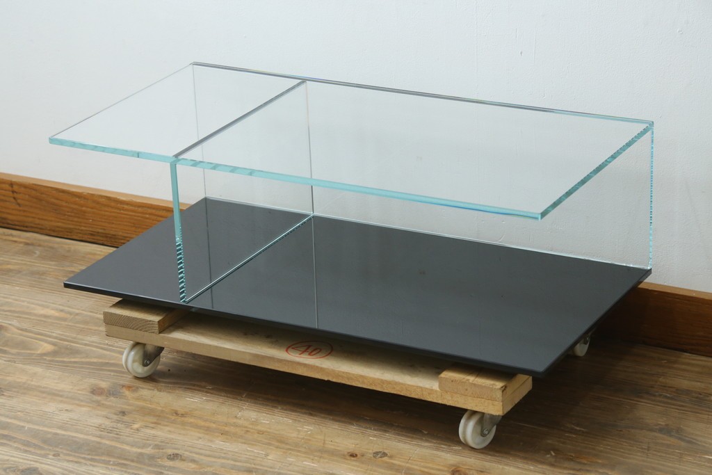 中古　美品　Cassina(カッシーナ)　269MEX(メックス)　機能性と美しさを兼ね備えたローテーブル　現行定価約28万円　(R-082604)