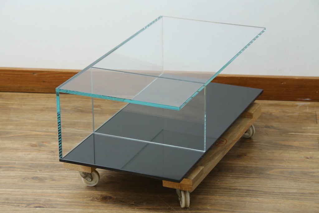 中古　美品　Cassina(カッシーナ)　269MEX(メックス)　機能性と美しさを兼ね備えたローテーブル　現行定価約28万円　(R-082604)