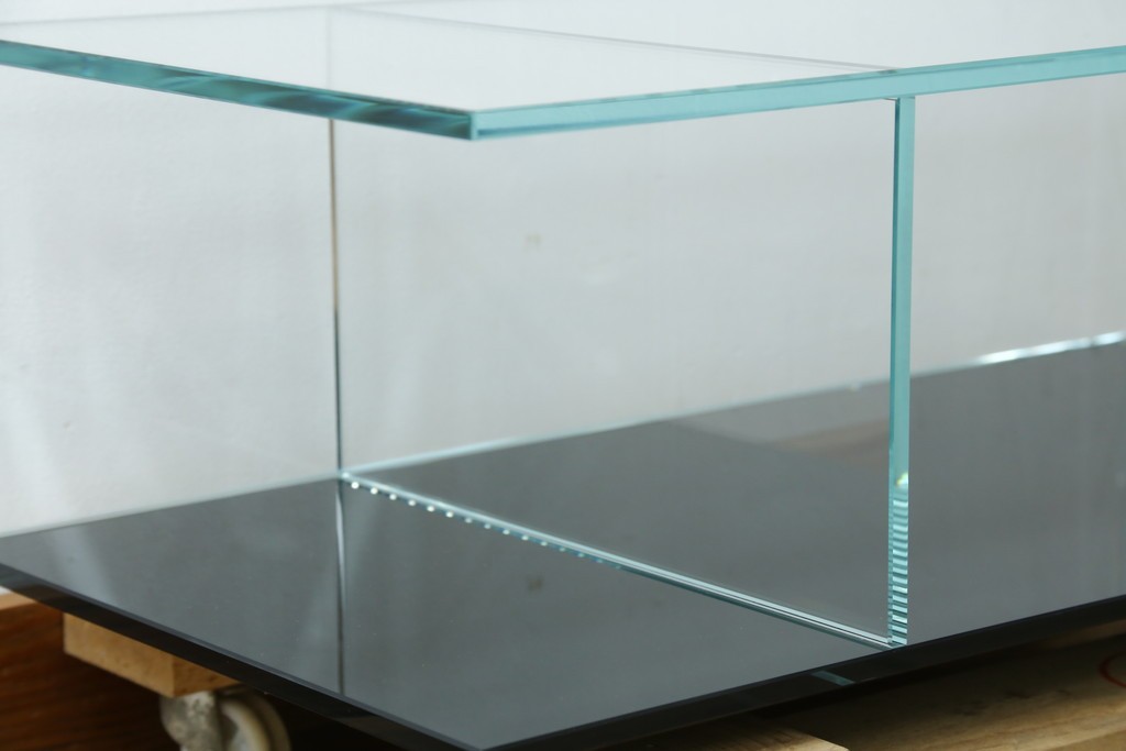 中古　美品　Cassina(カッシーナ)　269MEX(メックス)　機能性と美しさを兼ね備えたローテーブル　現行定価約28万円　(R-082604)