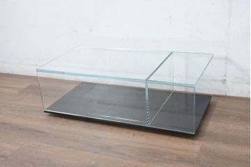 中古　美品　Cassina(カッシーナ)　269MEX(メックス)　機能性と美しさを兼ね備えたローテーブル(センターテーブル、リビングテーブル、スクエアタイプ、ガラステーブル、Gテーブル)(現行定価約28万円)(R-082604)