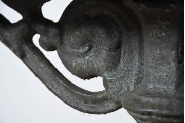 【簡易リペア限定品】　イギリスアンティーク　BUTTERWORTH & DICKINSON LTD BURNLEY　特大!!　幅280cm　トラフスタンド　時を経た質感と堅牢でありながら装飾美を兼ね備えた脚付き陳列棚　(R-082607)