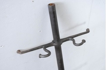 【簡易リペア限定品】　イギリスアンティーク　アイアンの重厚感と経年変化による風合いが魅力のアイアンフック　(R-082608)
