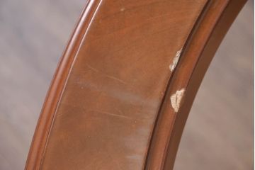 中古　イタリア　空間を格調高く演出する象嵌入りガラストップラウンドテーブル(丸テーブル、ガラストップテーブル、ローテーブル、センターテーブル、リビングテーブル)(R-082609)