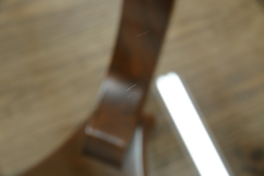 中古　イタリア　空間を格調高く演出する象嵌入りガラストップラウンドテーブル　(R-082609)