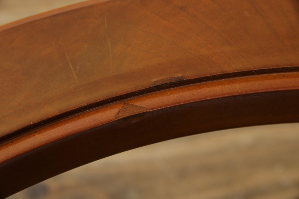 中古　イタリア　空間を格調高く演出する象嵌入りガラストップラウンドテーブル　(R-082609)