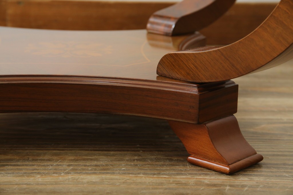 中古　イタリア　空間を格調高く演出する象嵌入りガラストップラウンドテーブル　(R-082609)