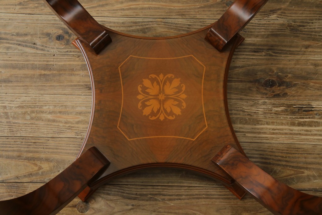 中古　イタリア　空間を格調高く演出する象嵌入りガラストップラウンドテーブル　(R-082609)