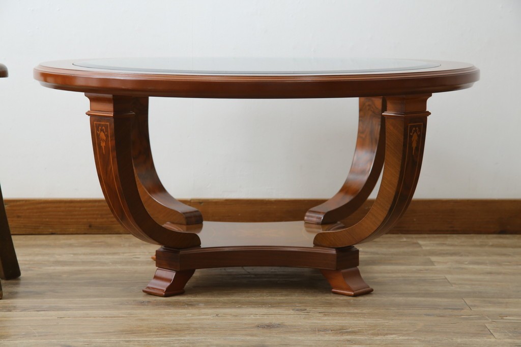 中古　イタリア　空間を格調高く演出する象嵌入りガラストップラウンドテーブル　(R-082609)