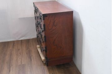 中古　美品!!　遠野民芸　職人手作り品　向鶴金具の立派な造りが目を惹く民芸箪笥(和タンス、収納箪笥、衣装箪笥、整理箪笥、引き出し、サイドチェスト)(R-082610)