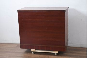中古　美品!!　遠野民芸　職人手作り品　向鶴金具の立派な造りが目を惹く民芸箪笥(和タンス、収納箪笥、衣装箪笥、整理箪笥、引き出し、サイドチェスト)(R-082610)