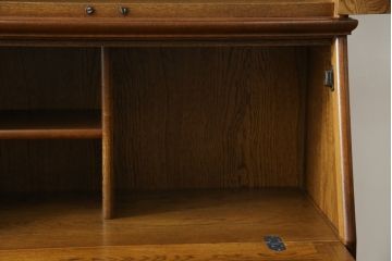 中古　美品!!　北海道旭川 近藤工芸　Solid Furniture OAK (ソリッドファニチャー オーク)　オーク材　クラシカルで上品な佇まいのビューローブックケース(ライティングビューロー、簿記机、本箱、本棚、飾り棚、収納棚、戸棚、ワークデスク、在宅用、在宅ワーク用)(R-082612)