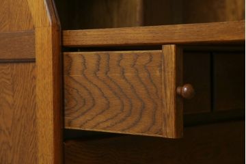 中古　美品!!　北海道旭川 近藤工芸　Solid Furniture OAK (ソリッドファニチャー オーク)　オーク材　クラシカルで上品な佇まいのビューローブックケース(ライティングビューロー、簿記机、本箱、本棚、飾り棚、収納棚、戸棚、ワークデスク、在宅用、在宅ワーク用)(R-082612)