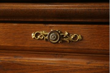 中古　美品!!　北海道旭川 近藤工芸　Solid Furniture OAK (ソリッドファニチャー オーク)　オーク材　クラシカルで上品な佇まいのビューローブックケース(ライティングビューロー、簿記机、本箱、本棚、飾り棚、収納棚、戸棚、ワークデスク、在宅用、在宅ワーク用)(R-082612)