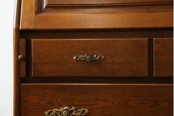 中古　美品!!　北海道旭川 近藤工芸　Solid Furniture OAK (ソリッドファニチャー オーク)　オーク材　クラシカルで上品な佇まいのビューローブックケース(ライティングビューロー、簿記机、本箱、本棚、飾り棚、収納棚、戸棚、ワークデスク、在宅用、在宅ワーク用)(R-082612)