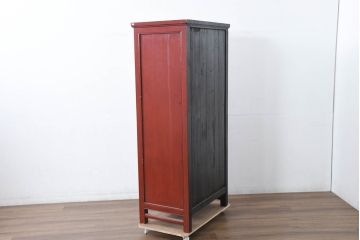 アジアンビンテージ　中国古典様式　丸金具装飾と美しい彫刻の朱色キャビネット(収納棚、戸棚、店舗什器、ヴィンテージ)(R-082616)