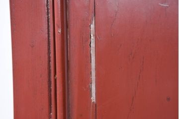 アジアンビンテージ　中国古典様式　丸金具装飾と美しい彫刻の朱色キャビネット(収納棚、戸棚、店舗什器、ヴィンテージ)(R-082616)