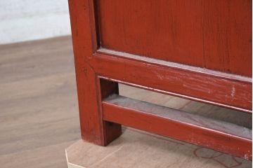 アジアンビンテージ　中国古典様式　丸金具装飾と美しい彫刻の朱色キャビネット(収納棚、戸棚、店舗什器、ヴィンテージ)(R-082616)