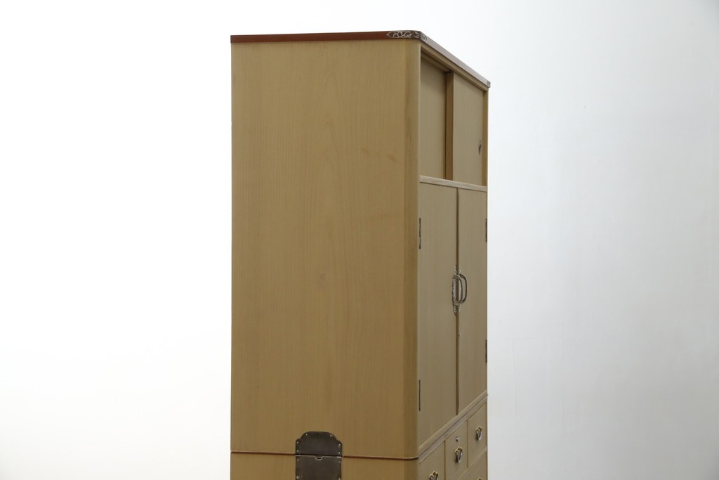 中古　美品　衣装盆付き　桑材のアクセントが美しい気品漂う桐箪笥　定価約170万円　(R-082619)