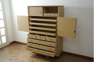 中古　美品　衣装盆付き　桑材のアクセントが美しい気品漂う桐箪笥　定価約170万円　(R-082619)