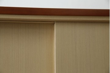 中古　美品　衣装盆付き　桑材のアクセントが美しい気品漂う桐箪笥　定価約170万円　(R-082619)