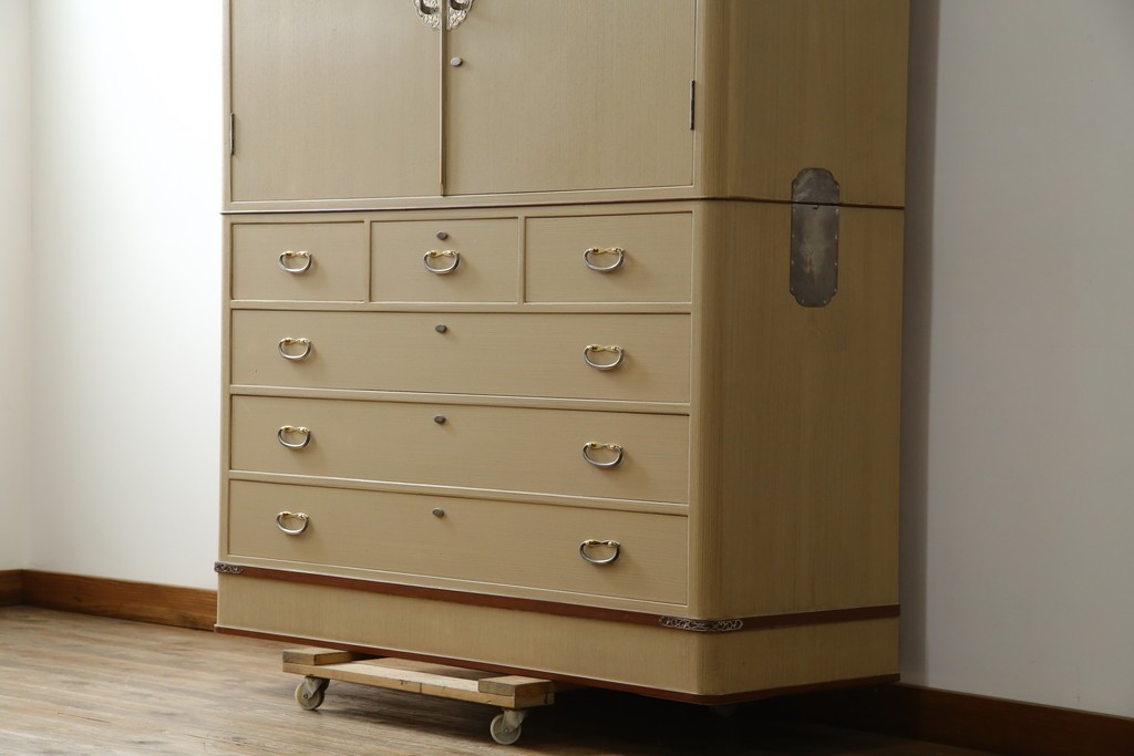 中古　美品　衣装盆付き　桑材のアクセントが美しい気品漂う桐箪笥　定価約170万円　(R-082619)