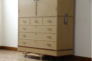 中古　美品　衣装盆付き　桑材のアクセントが美しい気品漂う桐箪笥　定価約170万円　(R-082619)