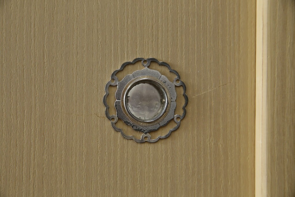 中古　美品　衣装盆付き　桑材のアクセントが美しい気品漂う桐箪笥　定価約170万円　(R-082619)