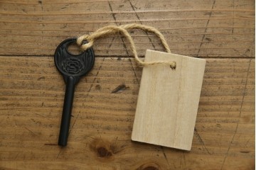 中古　美品　衣装盆付き　桑材のアクセントが美しい気品漂う桐箪笥　定価約170万円　(R-082619)