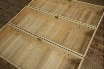 中古　美品　衣装盆付き　桑材のアクセントが美しい気品漂う桐箪笥　定価約170万円　(R-082619)