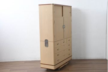 中古　美品　衣装盆付き　桑材のアクセントが美しい気品漂う桐箪笥(桐たんす、衣装箪笥、収納箪笥、着物箪笥、引き出し、和タンス、チェスト、バラ売り可能)(定価約170万円)(R-082619)