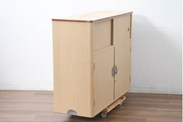 中古　美品　衣装盆付き　桑材のアクセントが美しい気品漂う桐箪笥・上段(桐たんす、衣装箪笥、収納箪笥、着物箪笥、和タンス、サイドボード、サイドキャビネット)(R-082620)