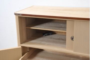 中古　美品　衣装盆付き　桑材のアクセントが美しい気品漂う桐箪笥・上段(桐たんす、衣装箪笥、収納箪笥、着物箪笥、和タンス、サイドボード、サイドキャビネット)(R-082620)
