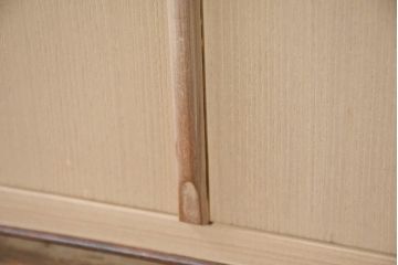 中古　美品　衣装盆付き　桑材のアクセントが美しい気品漂う桐箪笥・上段(桐たんす、衣装箪笥、収納箪笥、着物箪笥、和タンス、サイドボード、サイドキャビネット)(R-082620)