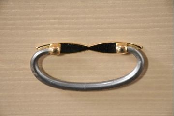 中古　美品　桑材のアクセントが映える上品な桐箪笥(桐たんす、衣装箪笥、収納箪笥、整理箪笥、引き出し、和タンス、チェスト、バラ売り可能)(R-082625)