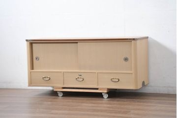 中古　美品　桑材のアクセントと金具が上品な桐箪笥・上段(桐たんす、収納箪笥、和タンス、収納棚、戸棚、ローボード、テレビボード、TVボード、テレビ台、TV台)(R-082626)