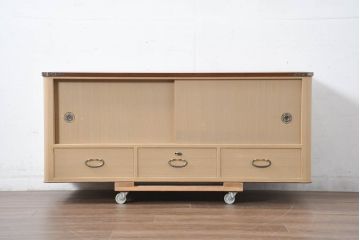 中古　美品　桑材のアクセントと金具が上品な桐箪笥・上段(桐たんす、収納箪笥、和タンス、収納棚、戸棚、ローボード、テレビボード、TVボード、テレビ台、TV台)(R-082626)