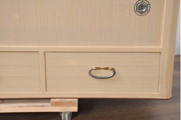 中古　美品　桑材のアクセントと金具が上品な桐箪笥・上段(桐たんす、収納箪笥、和タンス、収納棚、戸棚、ローボード、テレビボード、TVボード、テレビ台、TV台)(R-082626)